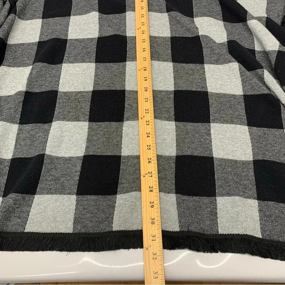 Kensie‎ Shaw Cardigan Woman One Size  Black Buffalo Plaid Open Fringe - Picture 10 of 10